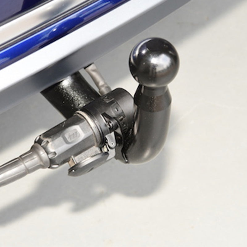 Electrically Retractable Towbar with a 13 Pin Socket That Retracts in Stainless Steel